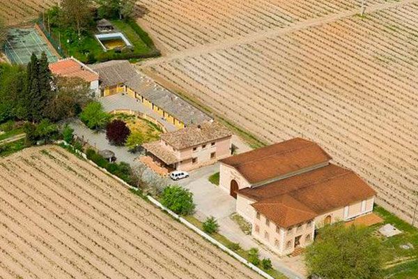 Coca restauraciones y obras Vista aérea de bodegas y casas