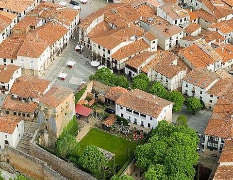 Coca restauraciones y obras Variedad de casas con zonas verdes